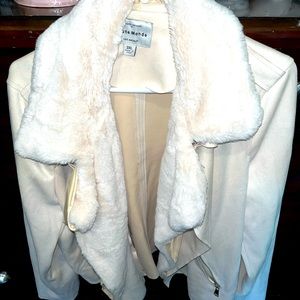 Cream fur jacket plus size 3XL suede material around the neck has fur.